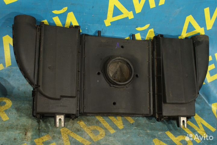 Корпус воздушного фильтра Mercedes-Benz