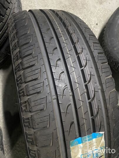 Goodyear EfficientGrip SUV 245/65 R17 111H