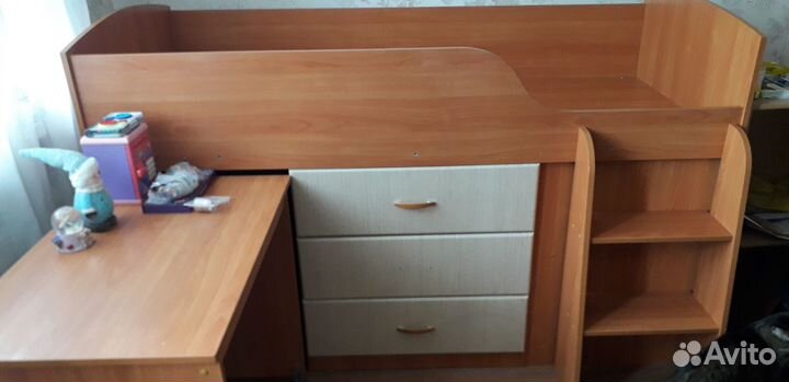 Продам детскую кровать б/у