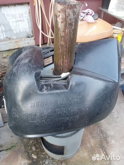 Защита переднего правого крыла ваз 2106