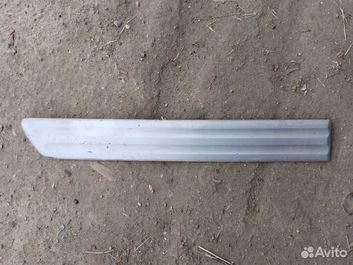 Молдинг правый задний Suzuki Escudo 77530-65D