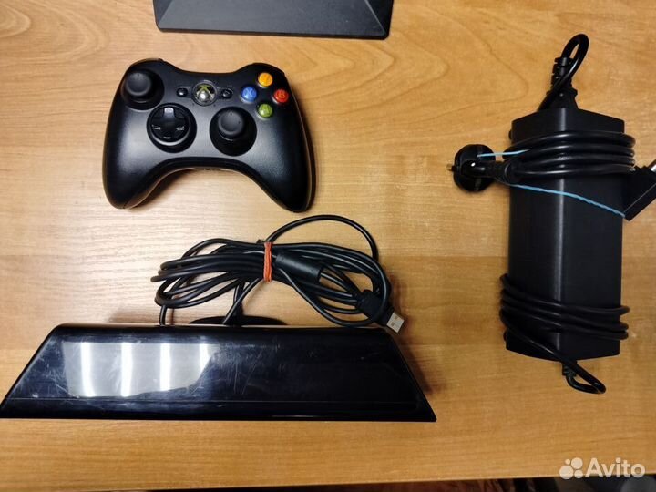 Xbox 360S 250Gb FreeBoot Геймпад Kinect 40 Игр