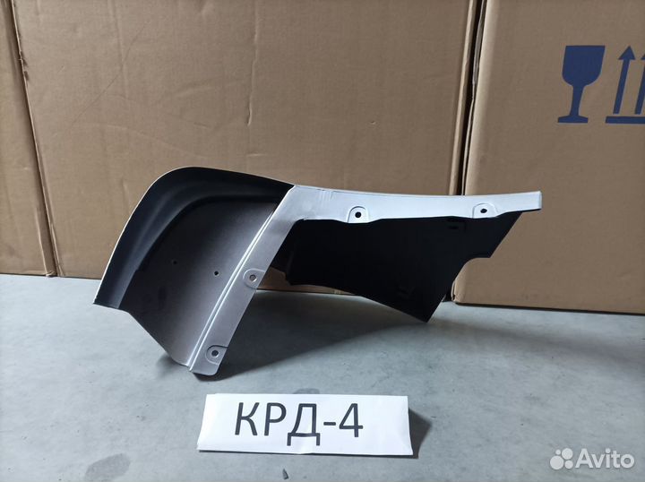 Брызговик передний правый Pajero 3 2000-2006