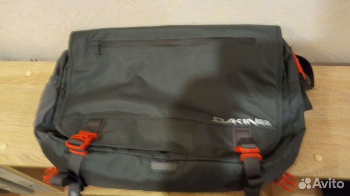 Dakine Messenger 23L