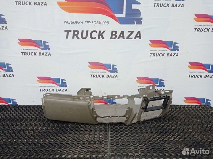 Передняя панель салона Renault Kerax