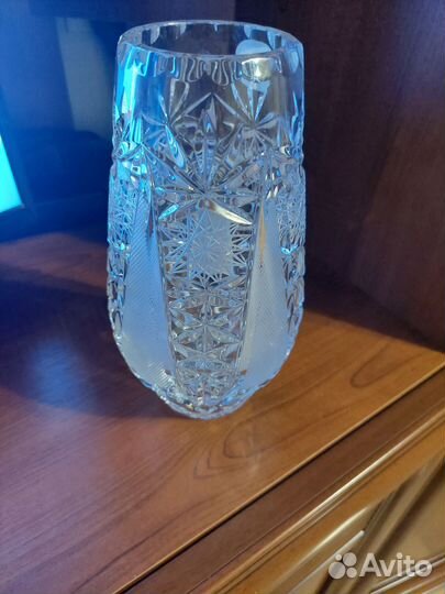 Ваза хрустальная