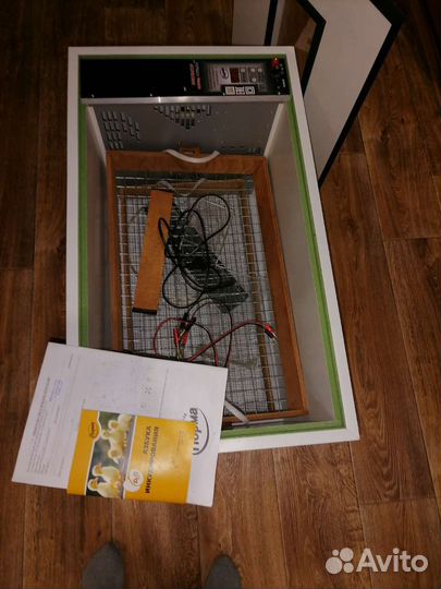 Инкубатор автоматический