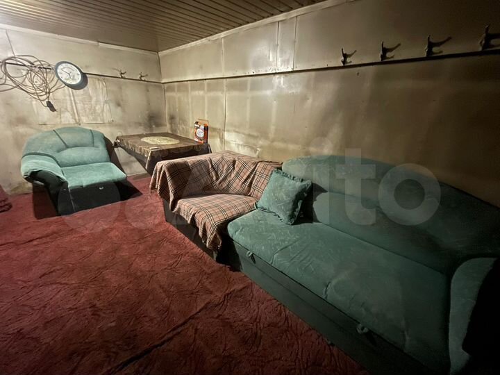 Гараж, > 30 м²