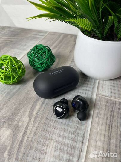 Наушники Samsung Buds+