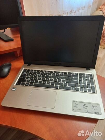 Ноутбук asus