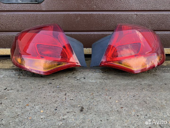 Opel Astra J - Фонарь задний правый