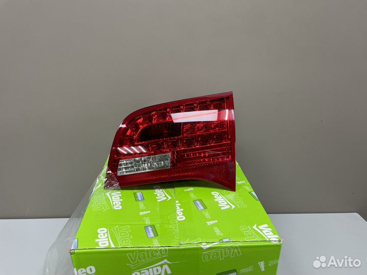 Новый фонарь в крышку правый Audi A6 4F C6 Avant