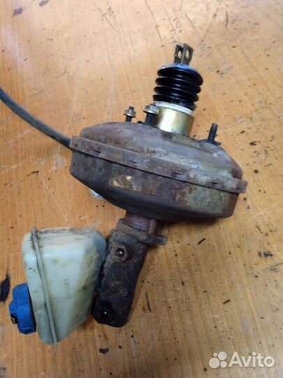 Главный тормозной целиндр с вакумником