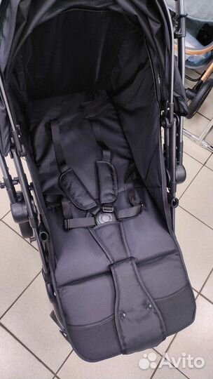 Прогулочная коляска с перекидной ручкой luxmom525