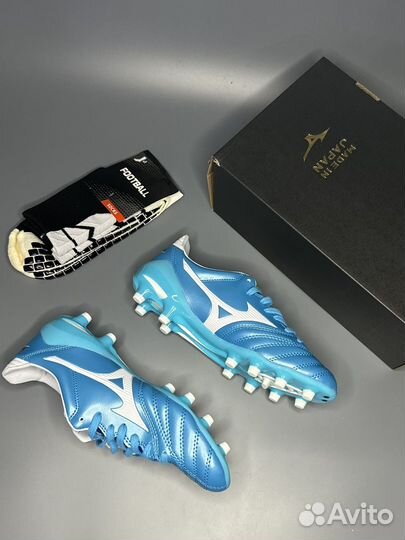 Футбольные бутсы mizuno