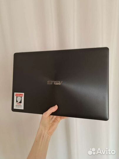 Ноутбук Asus X550L