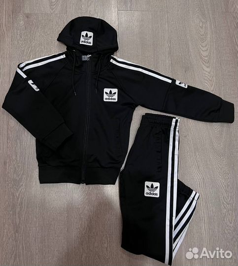 Спортивный костюм adidas для мальчика