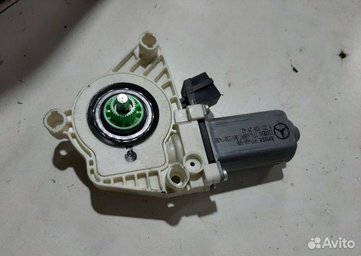 Моторчик стеклоподъемника задний левый