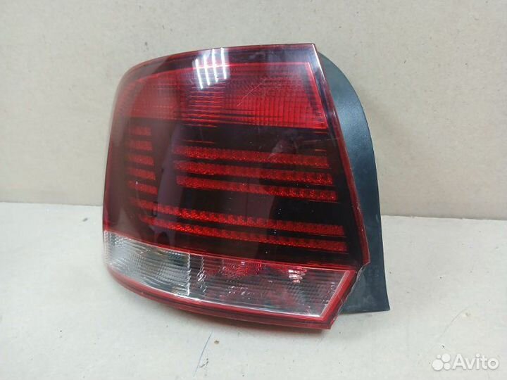 Фонарь задний левый Volkswagen Polo sedan