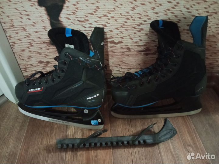 Коньки хоккейные