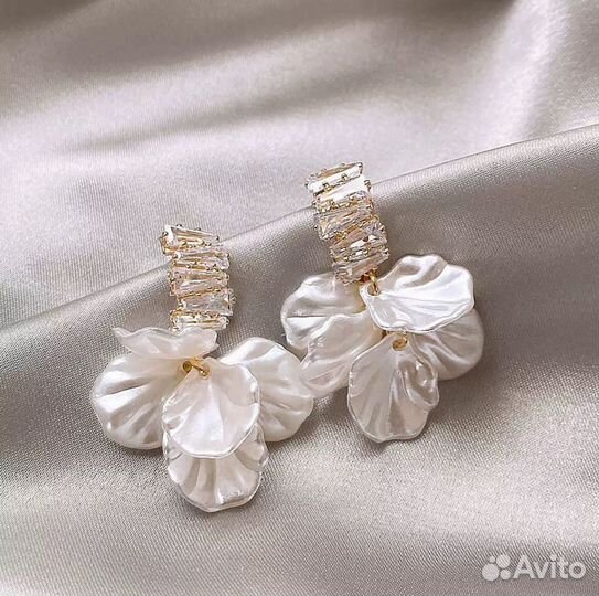 Серьги бижутерия 4 пары новые