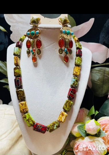 Бусы и подвески шотладские винтаж