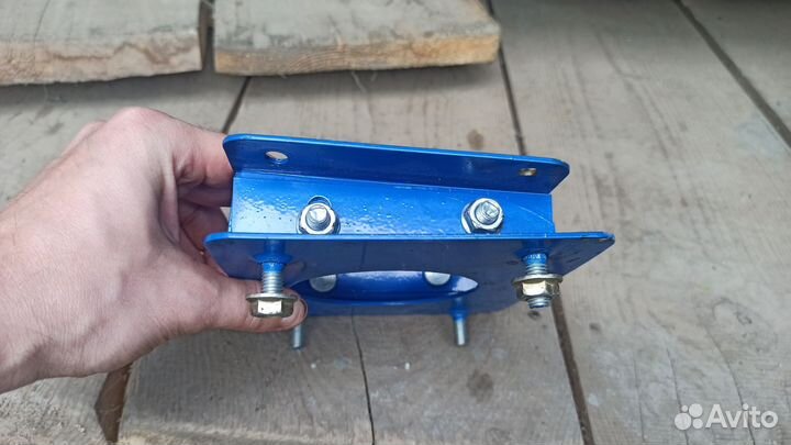 Кронштейн рулевой колонки