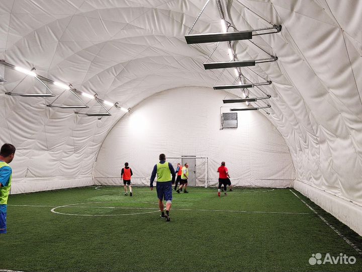 Футбол в дружной командe любителeй в Kpылатском