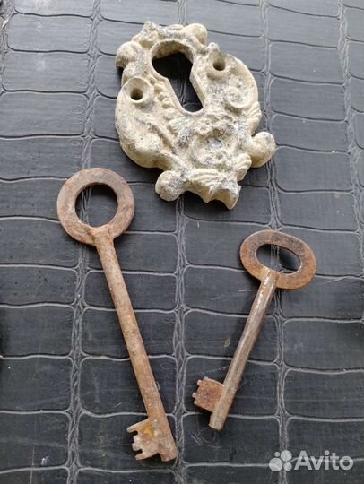 Винтажные дверные ручки/квартирные номерки/ключи