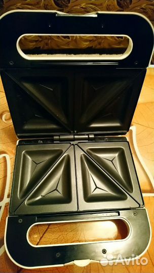 Сэндвичница 700W