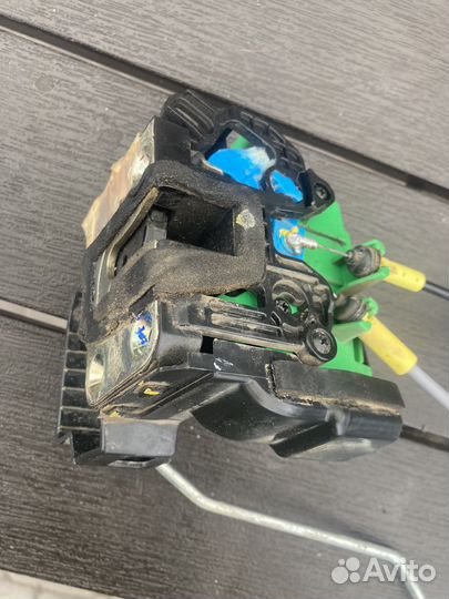 Замок передний правый kia rio 3рестайлинг