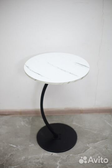 Стол журнальный новый дизайн круглый с необычной н