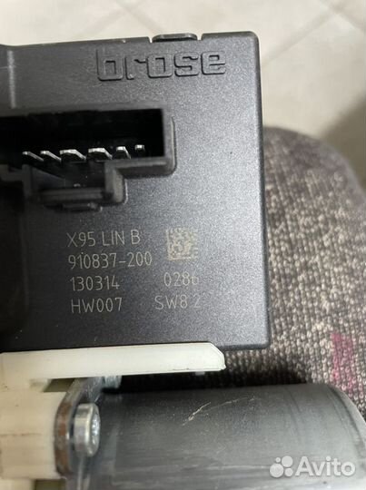 Моторчик стеклоподъемника Renault Fluence 2010-201