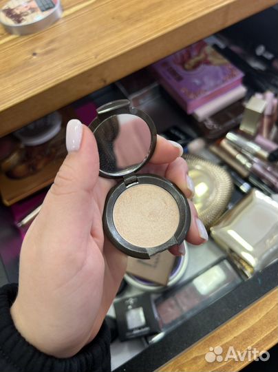 Becca хайлайтер moonstone