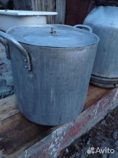 Фляга и кастрюли из алюминия и нержавейки