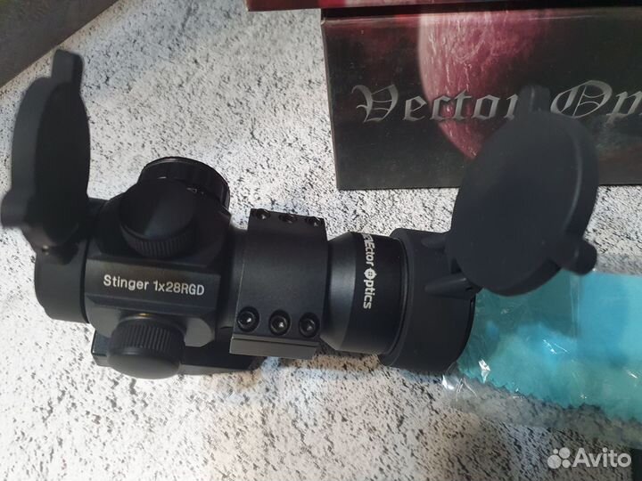 Коллиматор Vector Optics Stinger 1x28 на Weaver