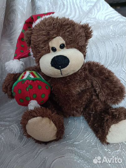 Мягкая игрушка медведь с подарком