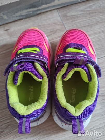 Кроссовки детские 24 размер