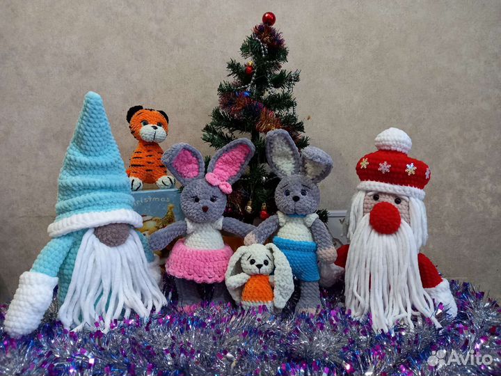 Игрушки зайки и другие зверушки