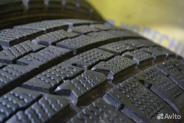Goodyear Ice Navi Zea II 205/60 R16