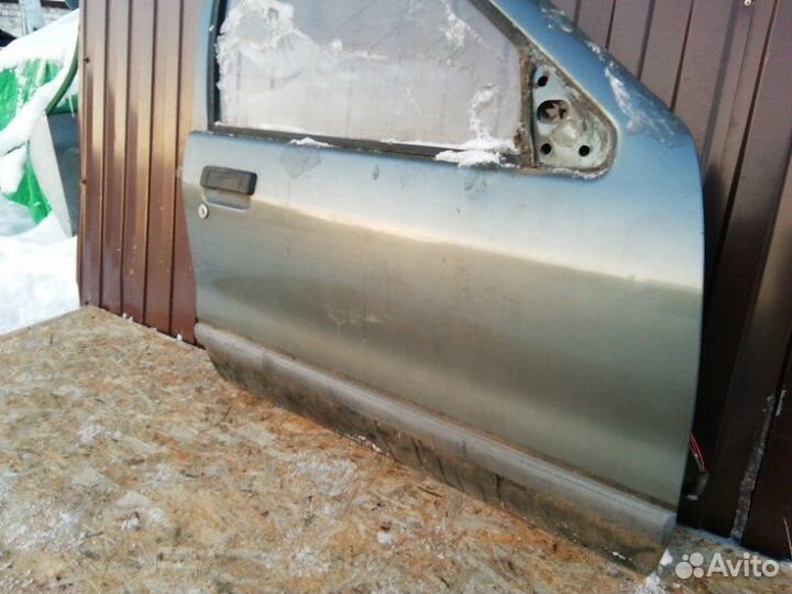Дверь боковая передняя правая Renault 19