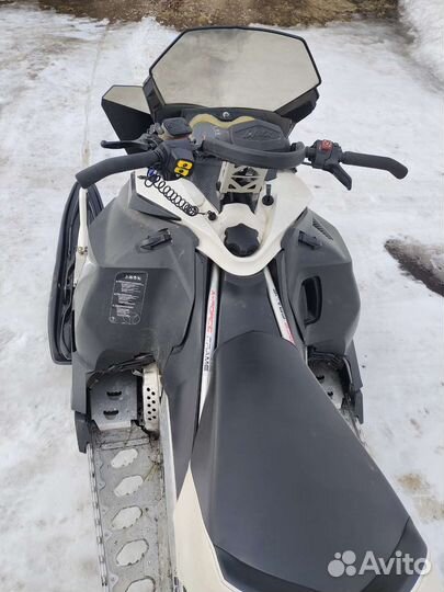 Продам снегоход BRP