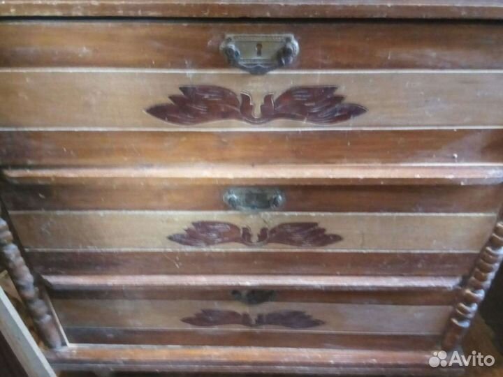 Комод старинный ручной работы
