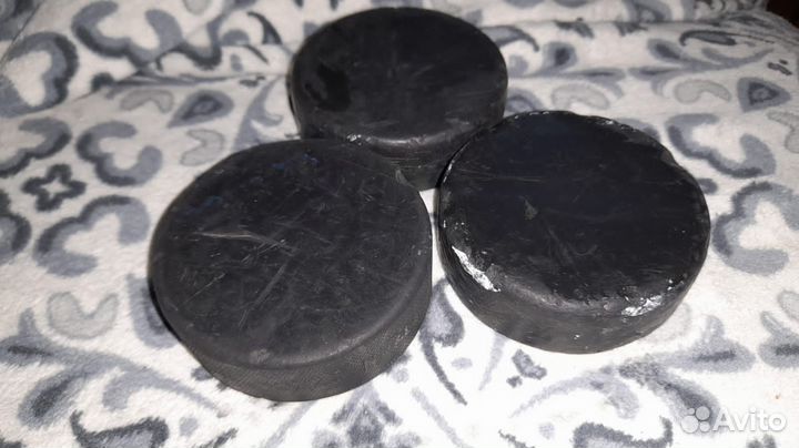 Шайбы хокейные