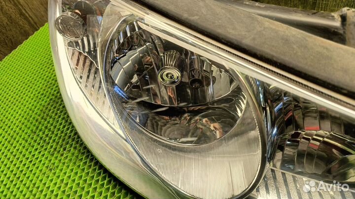 Фара передняя правая Hyundai Elantra HD 06-11