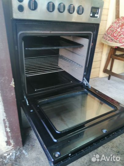 Газовая плита с электрической духовкой