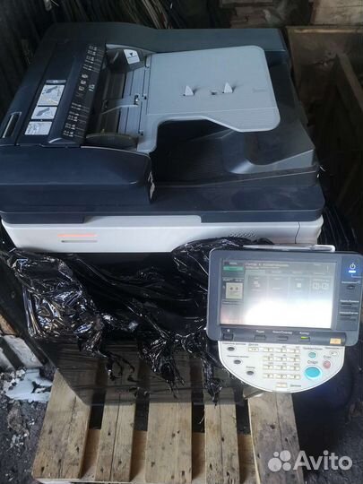Цветной мфу Konica Minolta bizhub C220
