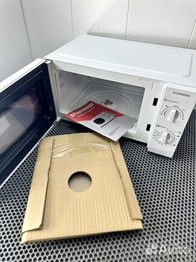 Микроволновая печь новая белая 20 литр 700вт