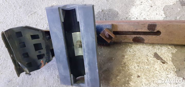 Крепления Люстры реклама на такси