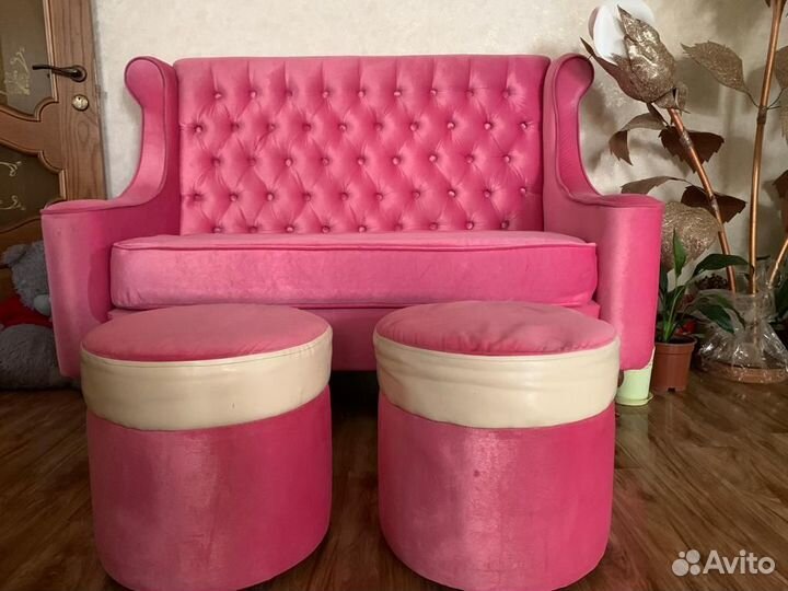 Диван с креслами